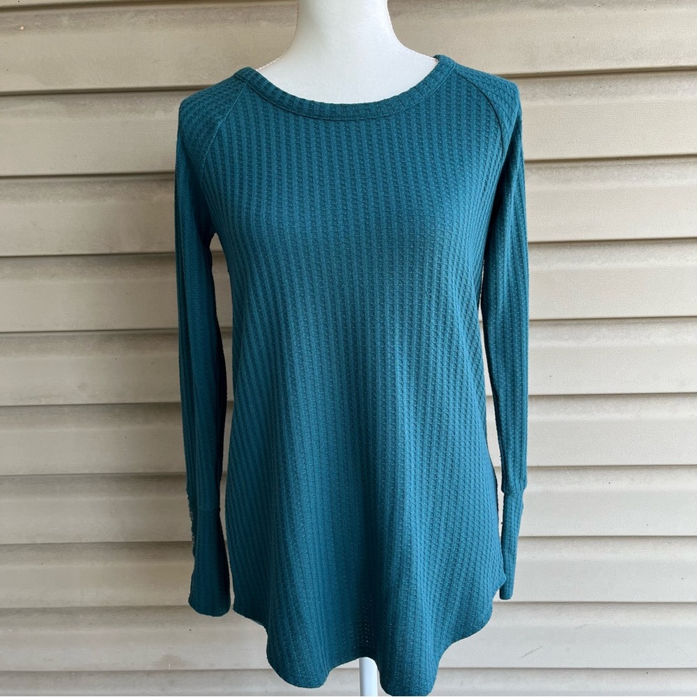 •Chaser• Waffle KnitThermal Long Sleeve Top - Size Small